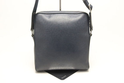 Louis Vuitton Taiga Messenger Ppm Leather Shoulder — view 2