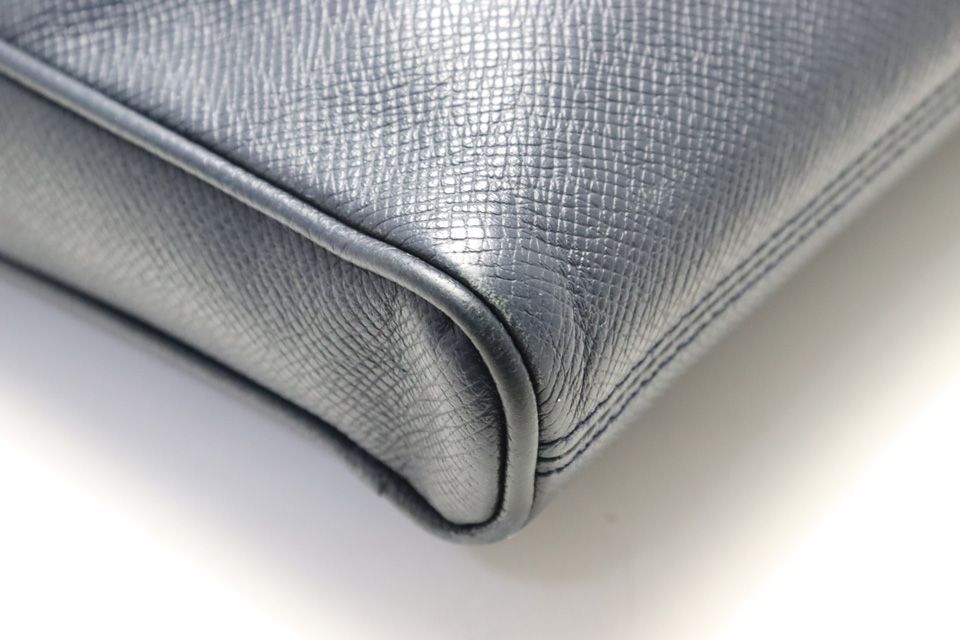 Louis Vuitton Taiga Messenger Ppm Leather Shoulder — view 5
