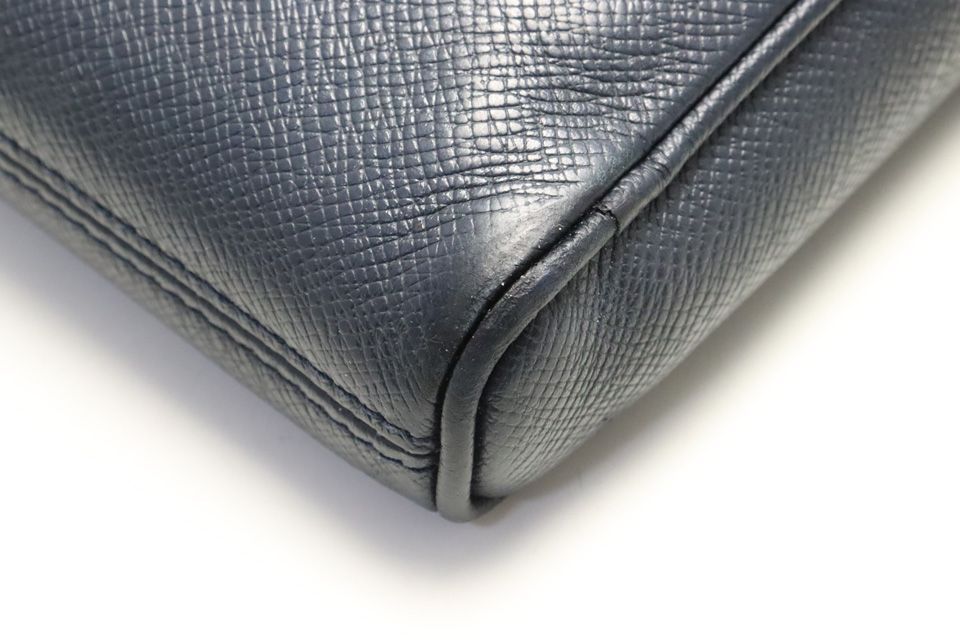 Louis Vuitton Taiga Messenger Ppm Leather Shoulder — view 6