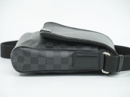 Louis Vuitton LV District PM Damier Graphite Shoulder Bag Pochette Black Gray — view 4