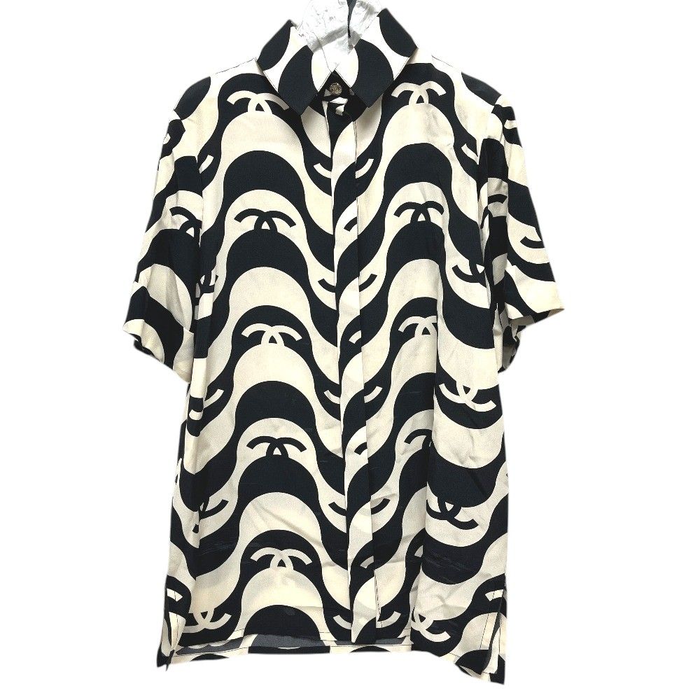 Chanel Short Sleeve T-Shirt CC Logo Wave Silk Black