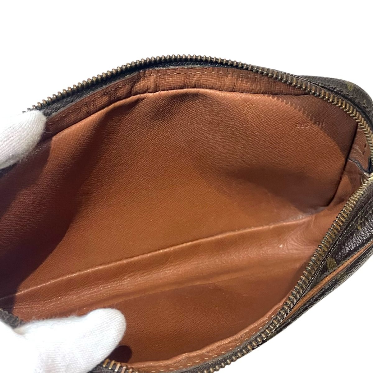 Louis Vuitton Dragonne PM Monogram Clutch Canvas — view 5