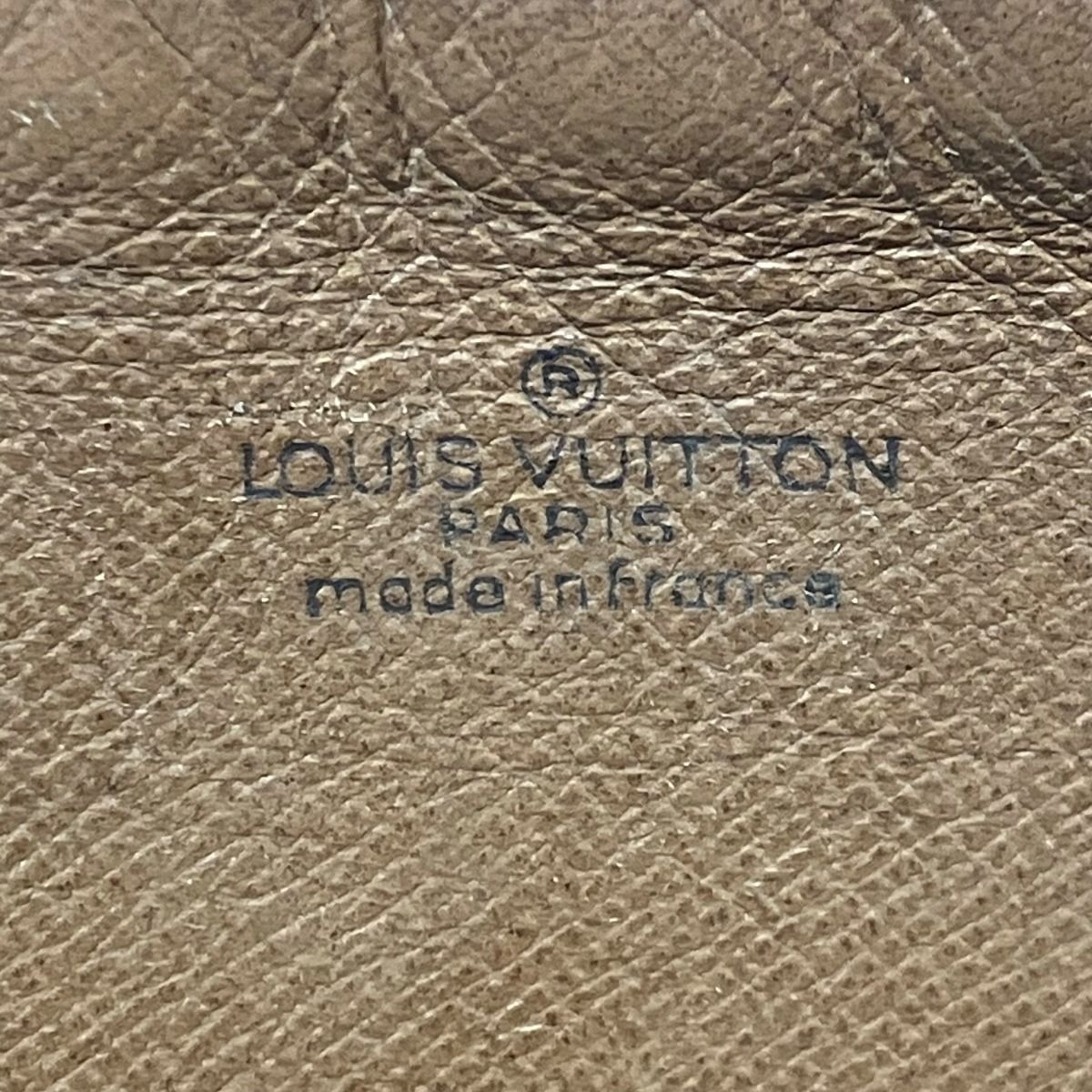 Louis Vuitton Dragonne PM Monogram Clutch Canvas — view 4