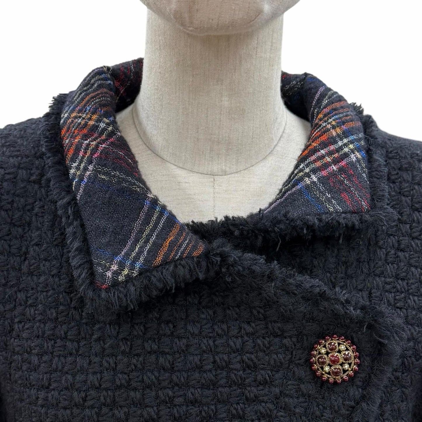 Chanel Lining Silk 100% CC Logo Gripoix Button Jacket Black 38 — view 4
