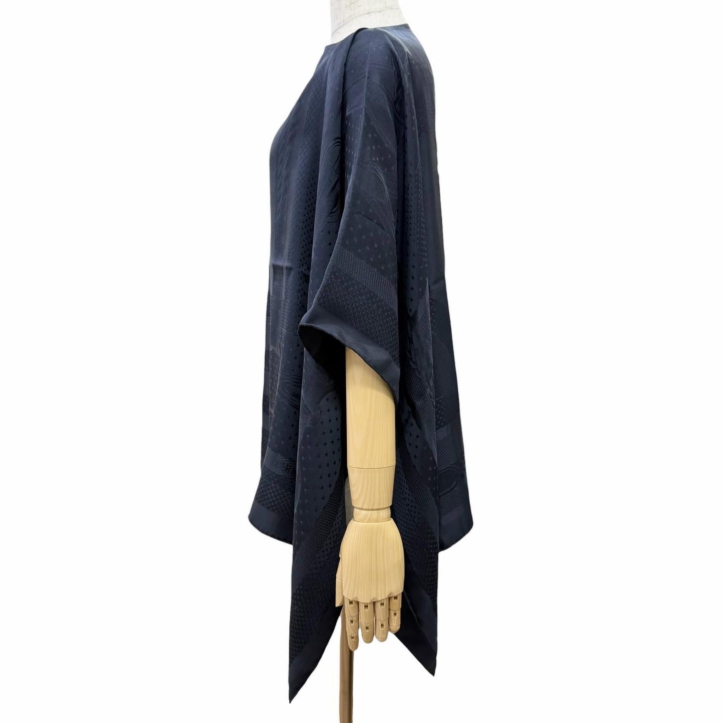 Hermes Dress Coaching Silk 100% Jacquard Weave Shoulder Shawl Poncho Navy — view 2