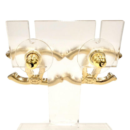 Chanel CC Logo Tweed Carved Earrings for Both Ears Gold — view 4