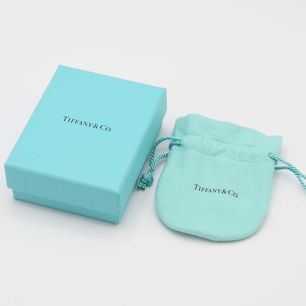 Tiffany & Co Loving Heart Necklace Gold Box — view 6