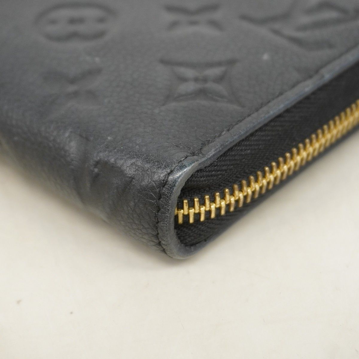 Louis Vuitton Wallet Monogram Empreinte Zippy Noir — view 6