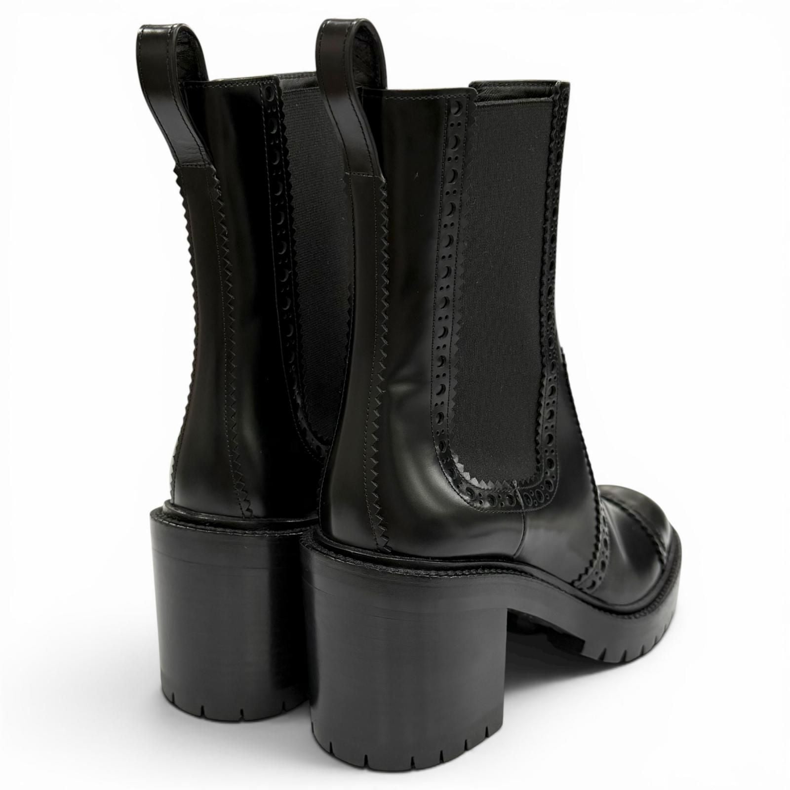 Hermes Lindsay 70 Straight Tip Side Gore Chunky Heels Leather Short Boots Black — view 3