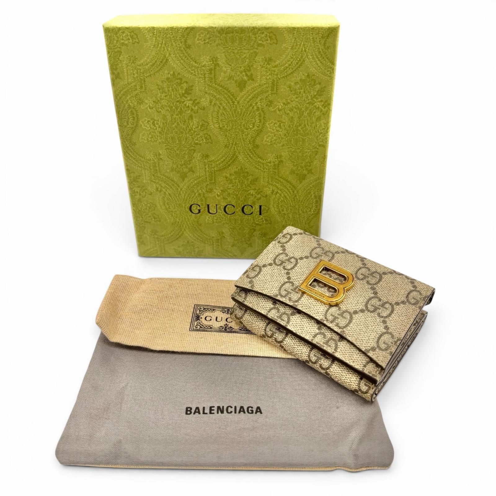Gucci GG Supreme Canvas the Hacker Project Compact Wallet with Logo Plate — view 2