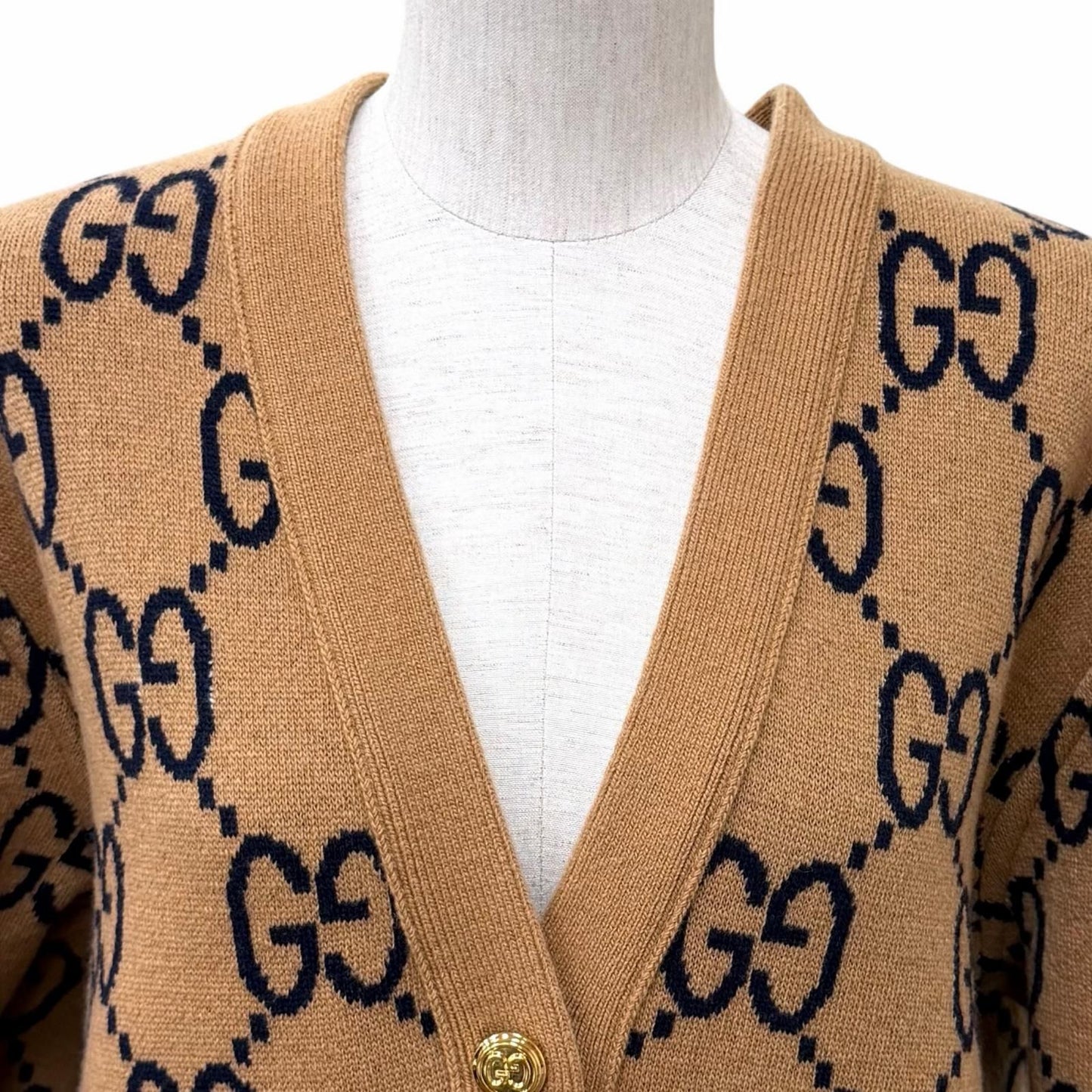 Gucci Wool Blend Reversible Check Jumbo GG Oversize Knit Cardigan Brown XS — view 8