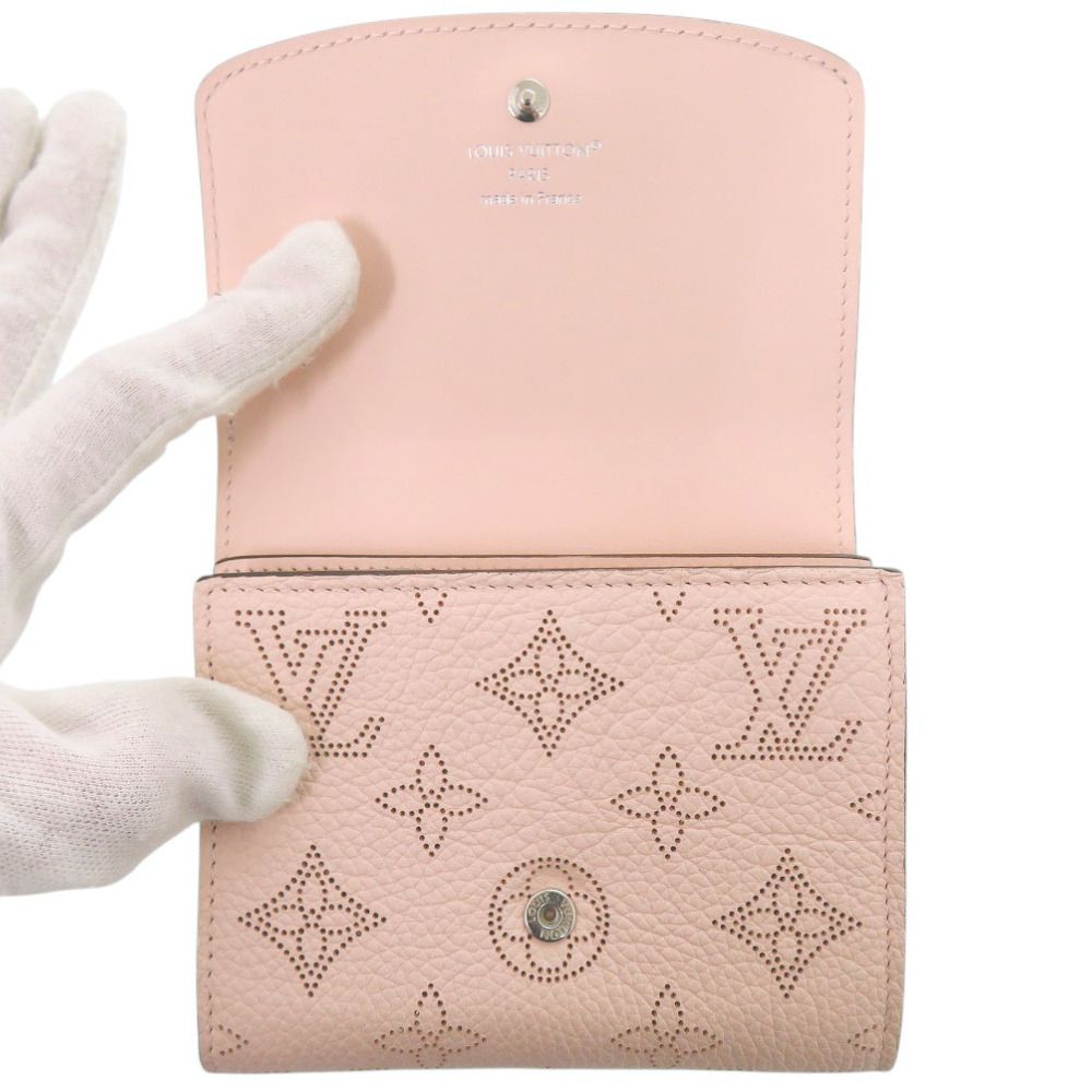 Louis Vuitton Portefeuille Iris Compact Monogram Mahina IC Jasmine Pink Bifold — view 5
