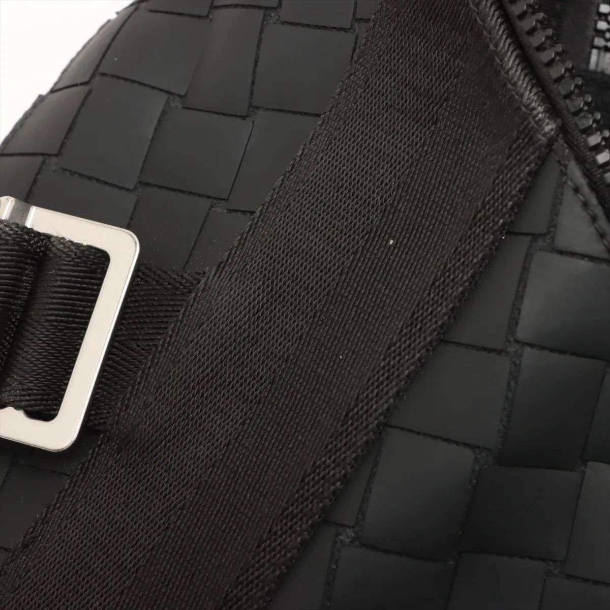 Bottega Veneta Intrecciato Rubber 2-Way Belt Bag Crossbody Body Waist Pouch — view 8