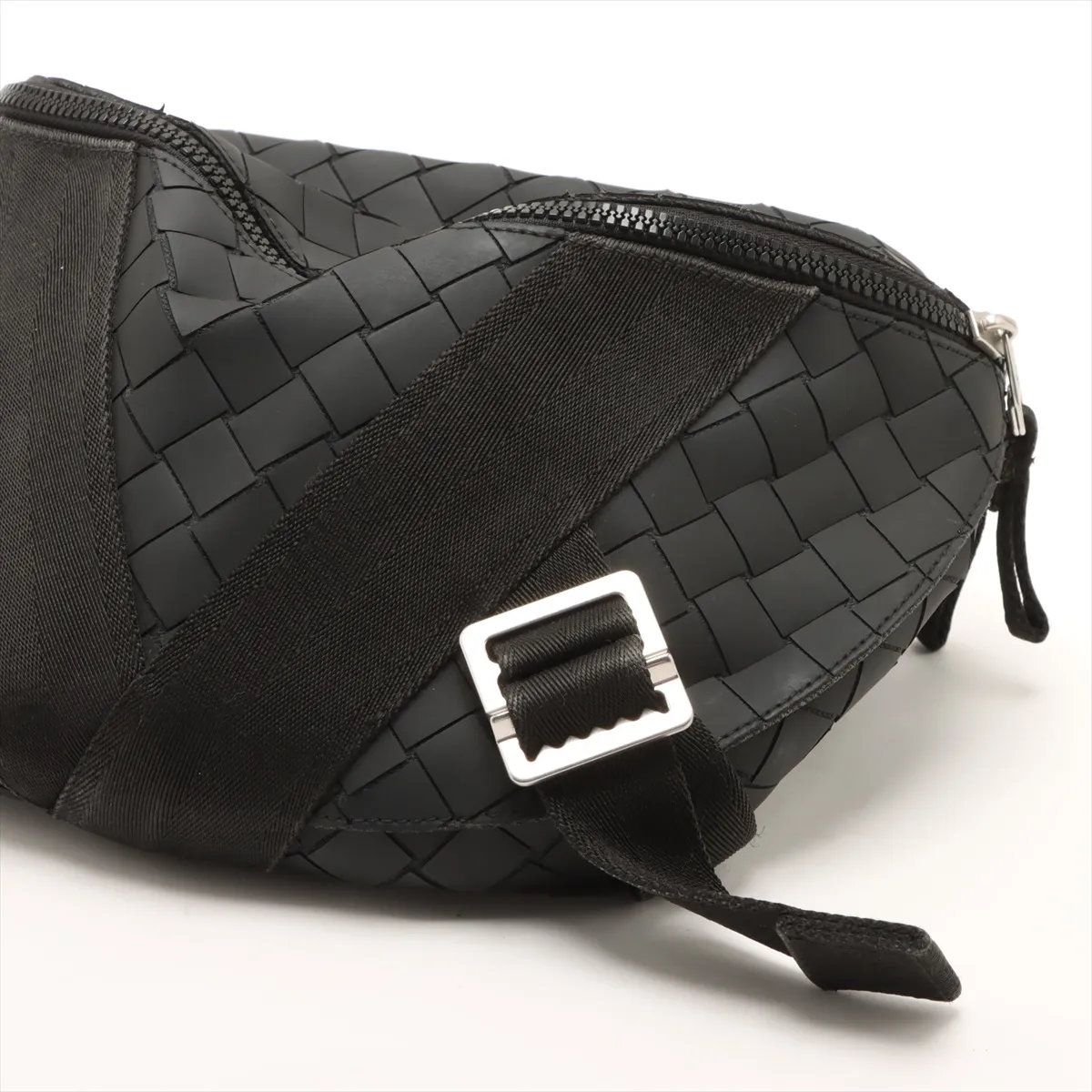 Bottega Veneta Intrecciato Rubber 2-Way Belt Bag Crossbody Body Waist Pouch — view 3