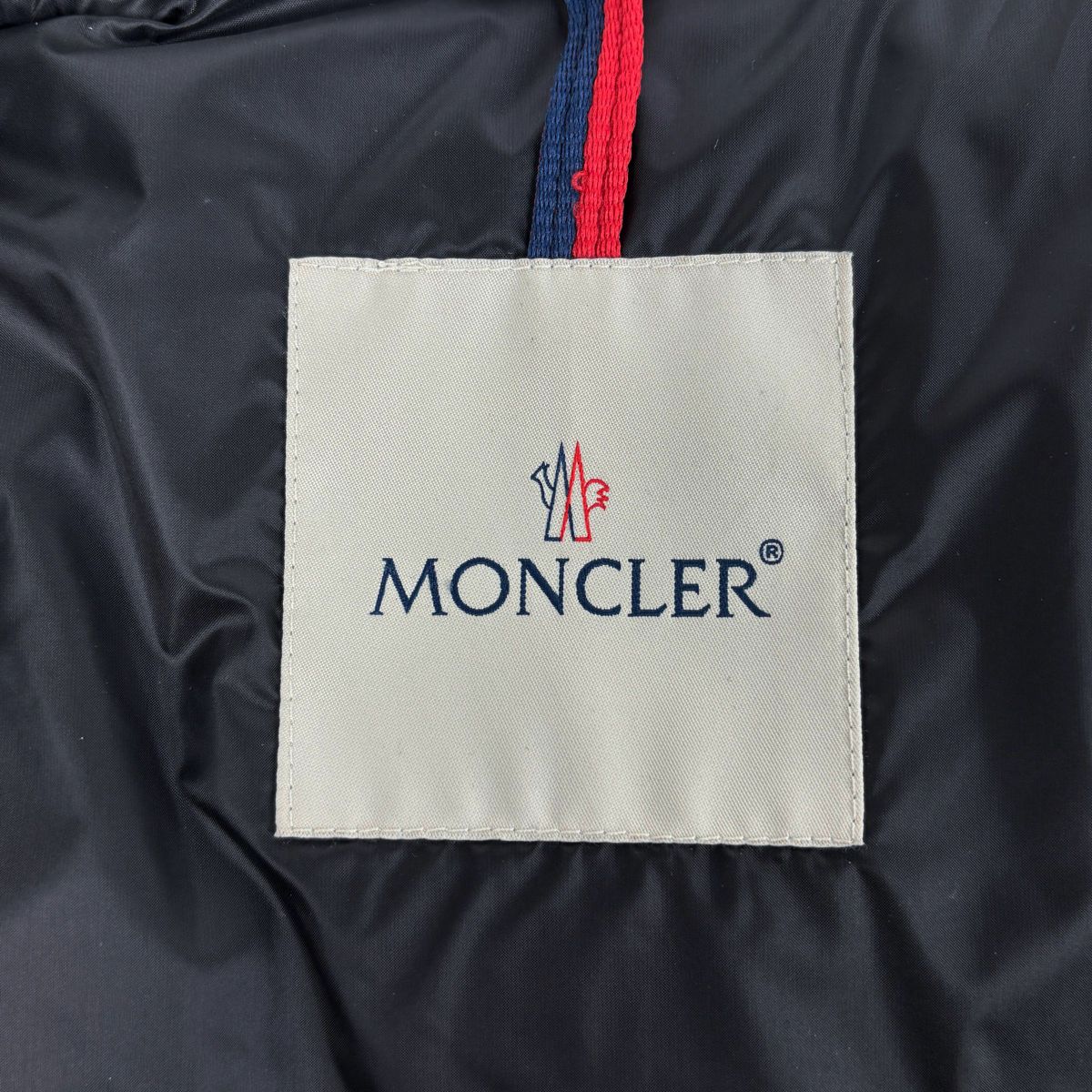 Moncler Torcyn Down Jacket Black — view 8