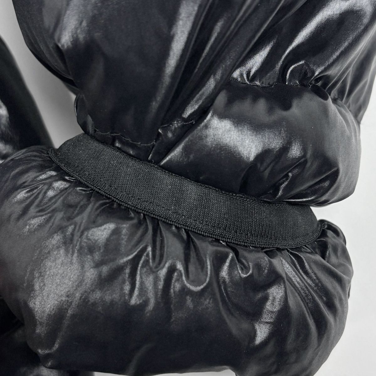 Moncler Neuvic Down Jacket Black — view 5