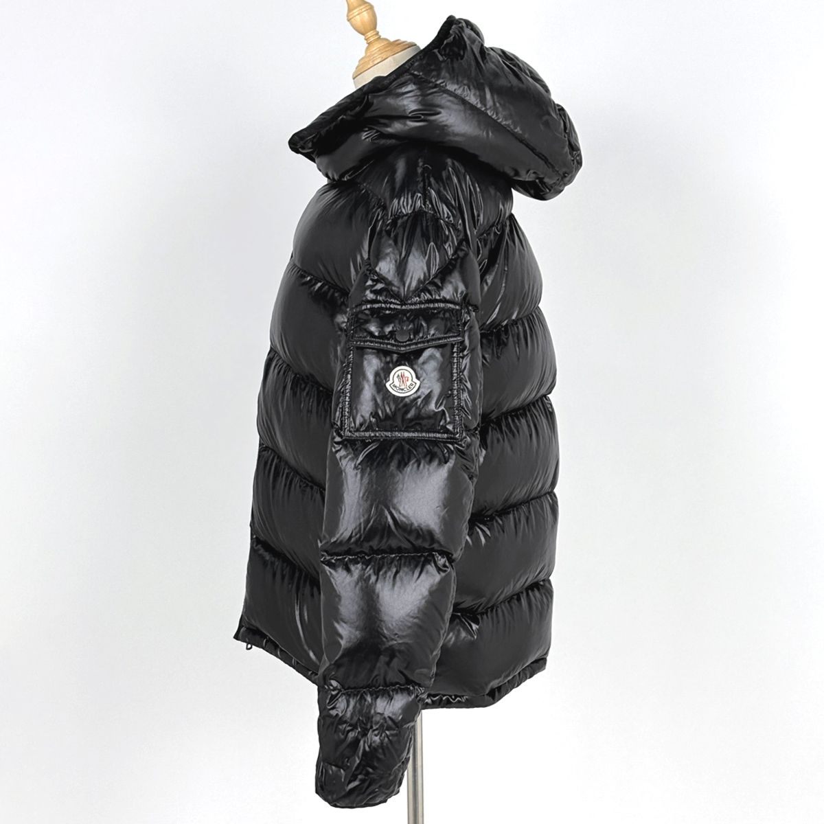Moncler Neuvic Down Jacket Black — view 2