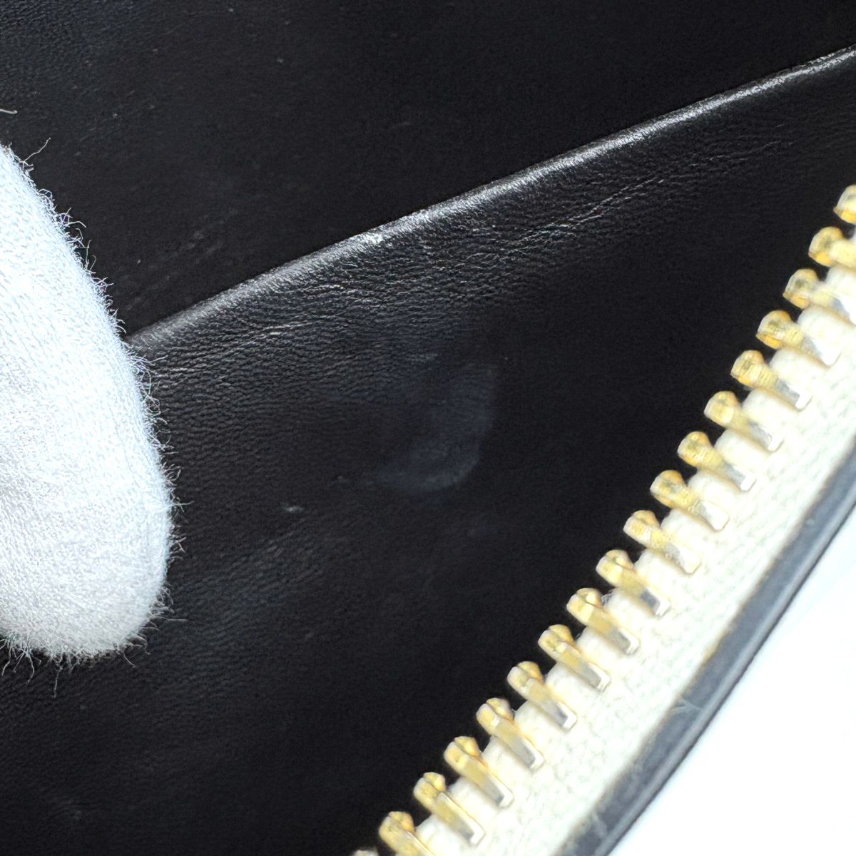 Prada Shoulder Bag Leather White — view 8