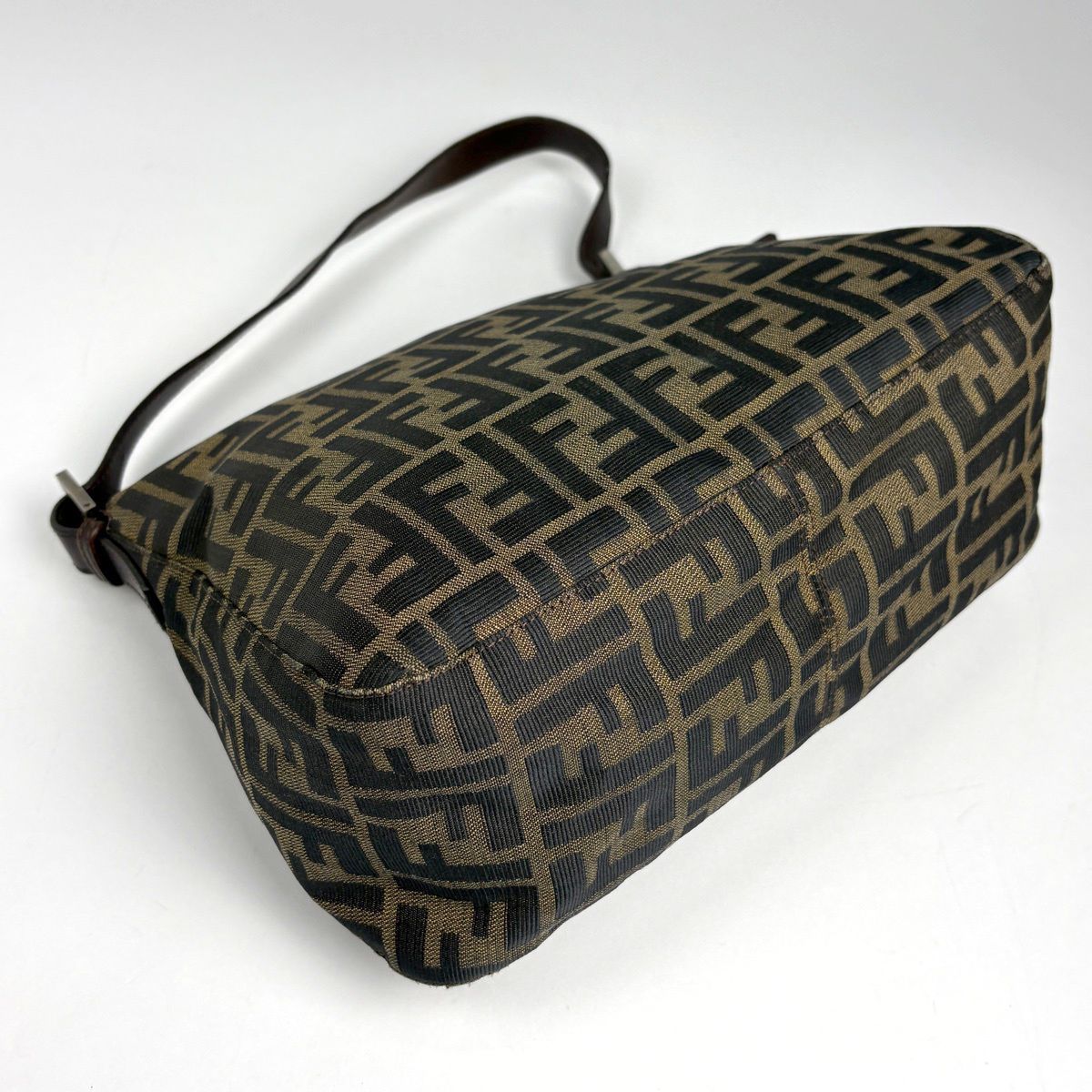 Fendi Zucca Pattern Shoulder Bag Mamma Bucket Canvas Brown — view 2