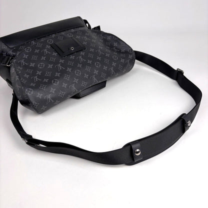 Louis Vuitton Voyage Messenger Bag Monogram Eclipse Noir Gray — view 6