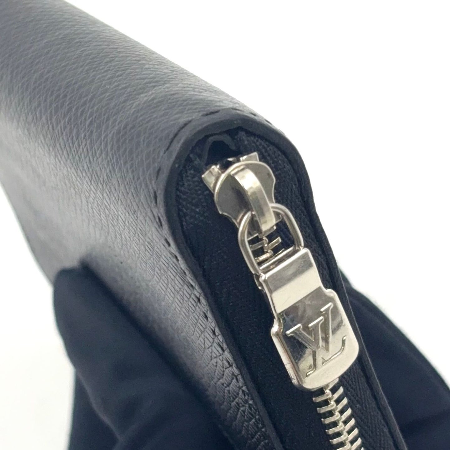 Louis Vuitton Zippy Coin Purse Taiga Ardoise Leather Black Wallet Silver — view 6