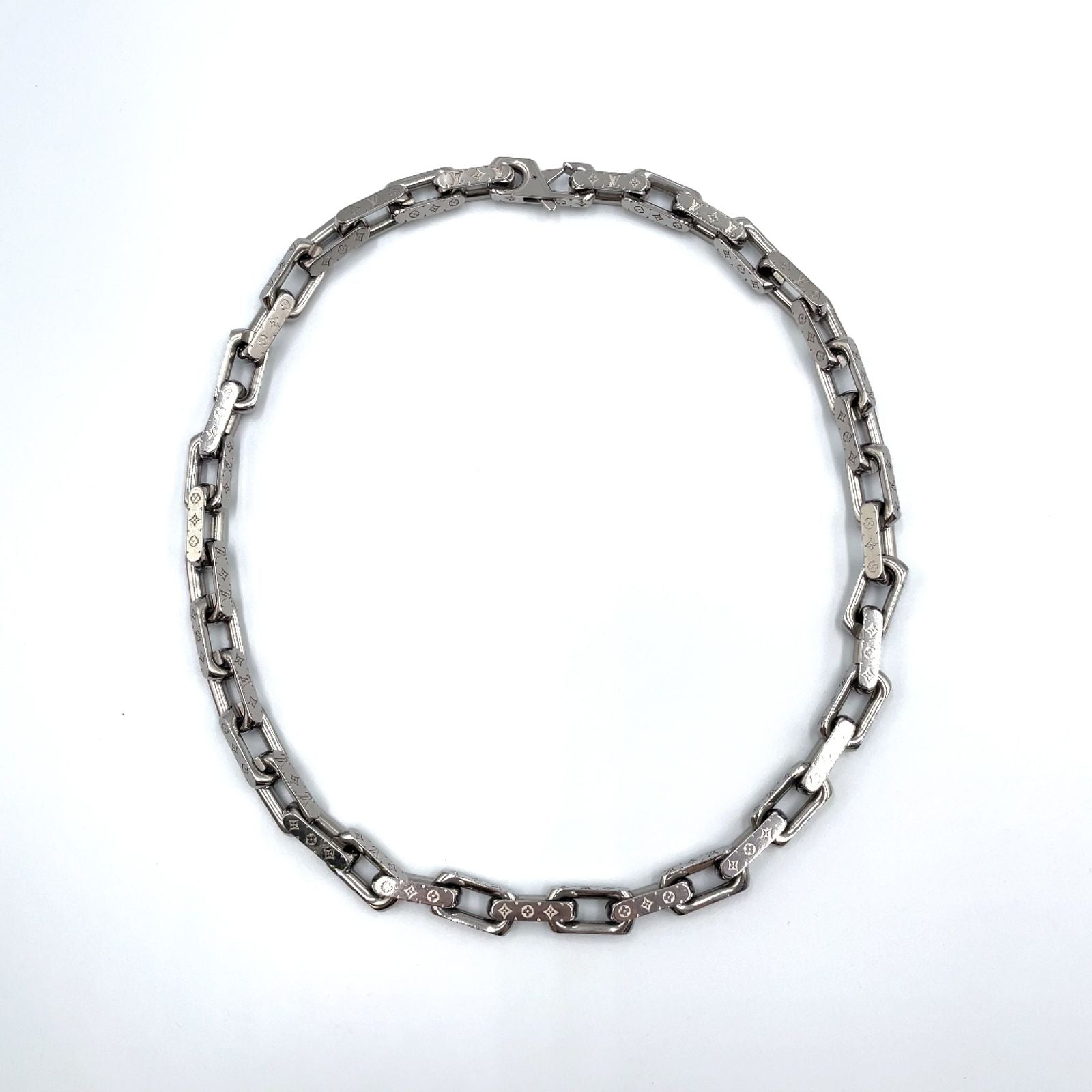 Louis Vuitton Collier Chain Monogram Metal Silver Necklace — view 3