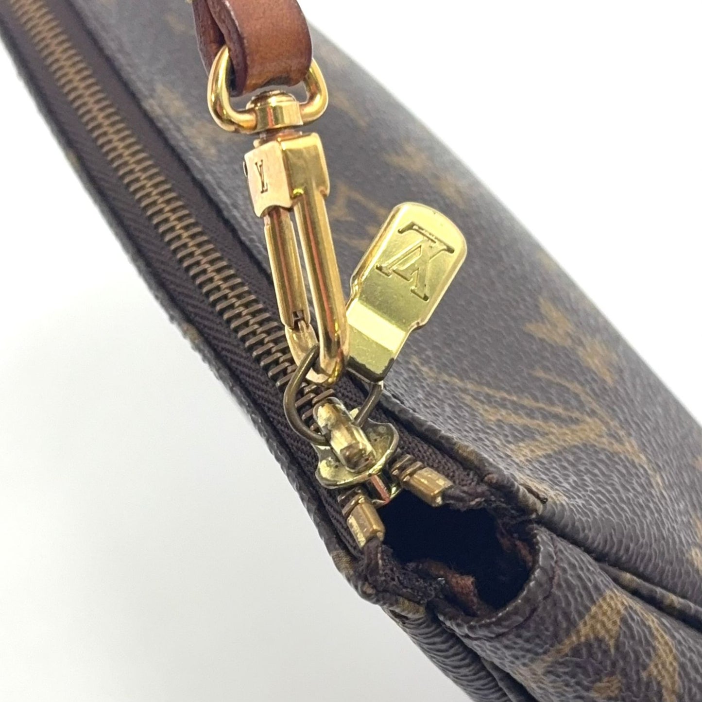 Louis Vuitton Pochette Monogram Leather Brown Handbag Gold — view 5