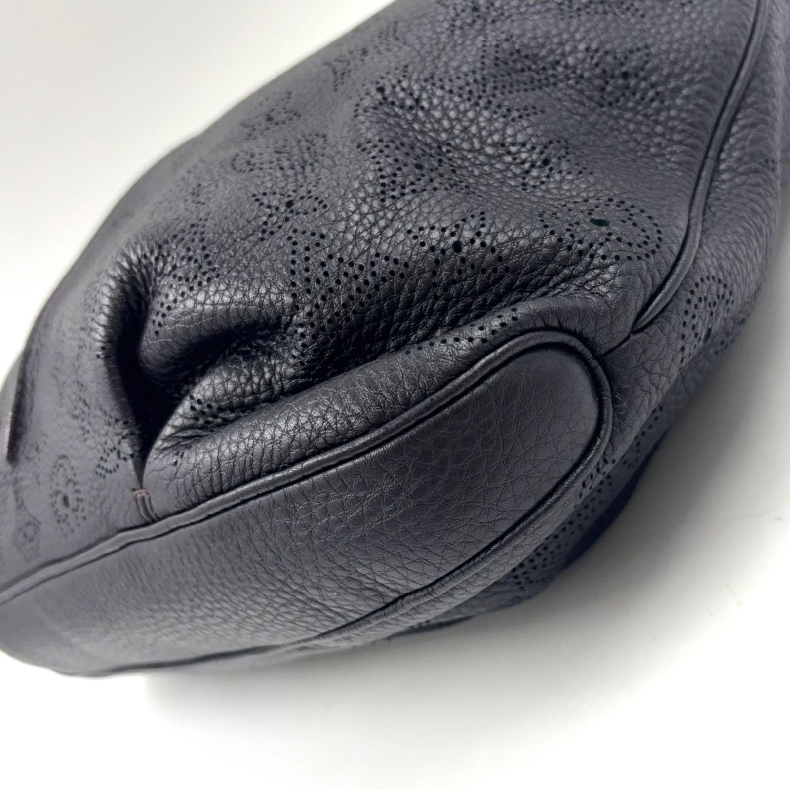 Louis Vuitton Selene PM Noir Mahina 2-Way Shoulder Leather Dark Brown Black — view 8