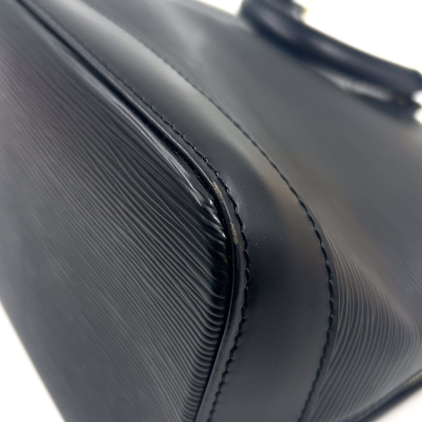 Louis Vuitton Alma Epi Noir Leather Black Handbag Silver — view 9