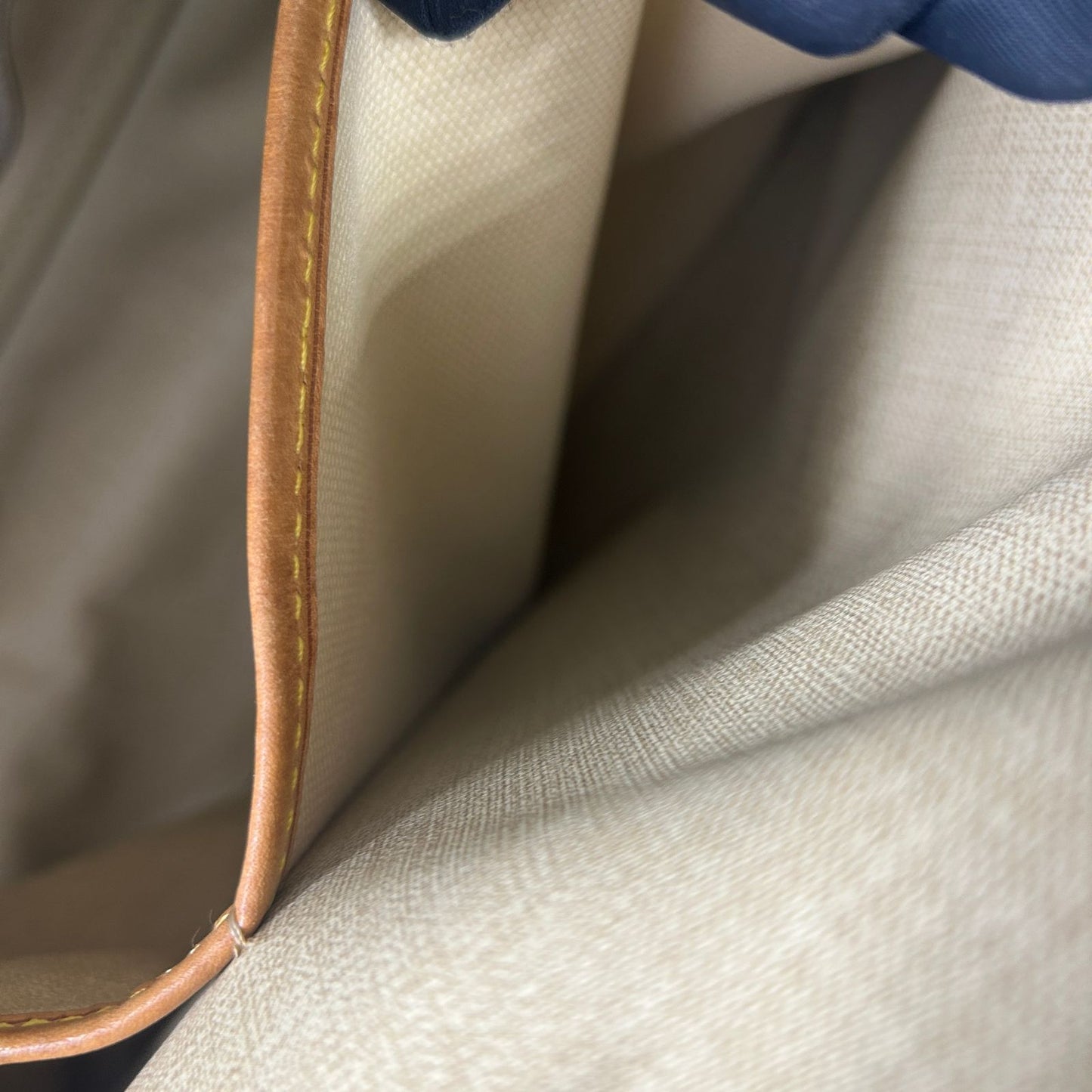 Louis Vuitton Deauville Bowling Vanity Monogram Leather Brown Handbag Gold — view 7