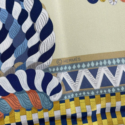 Hermes Scarf Carre 90 Double Face Gris Perle Jaune Pearl Multi Epaulettes de — view 2