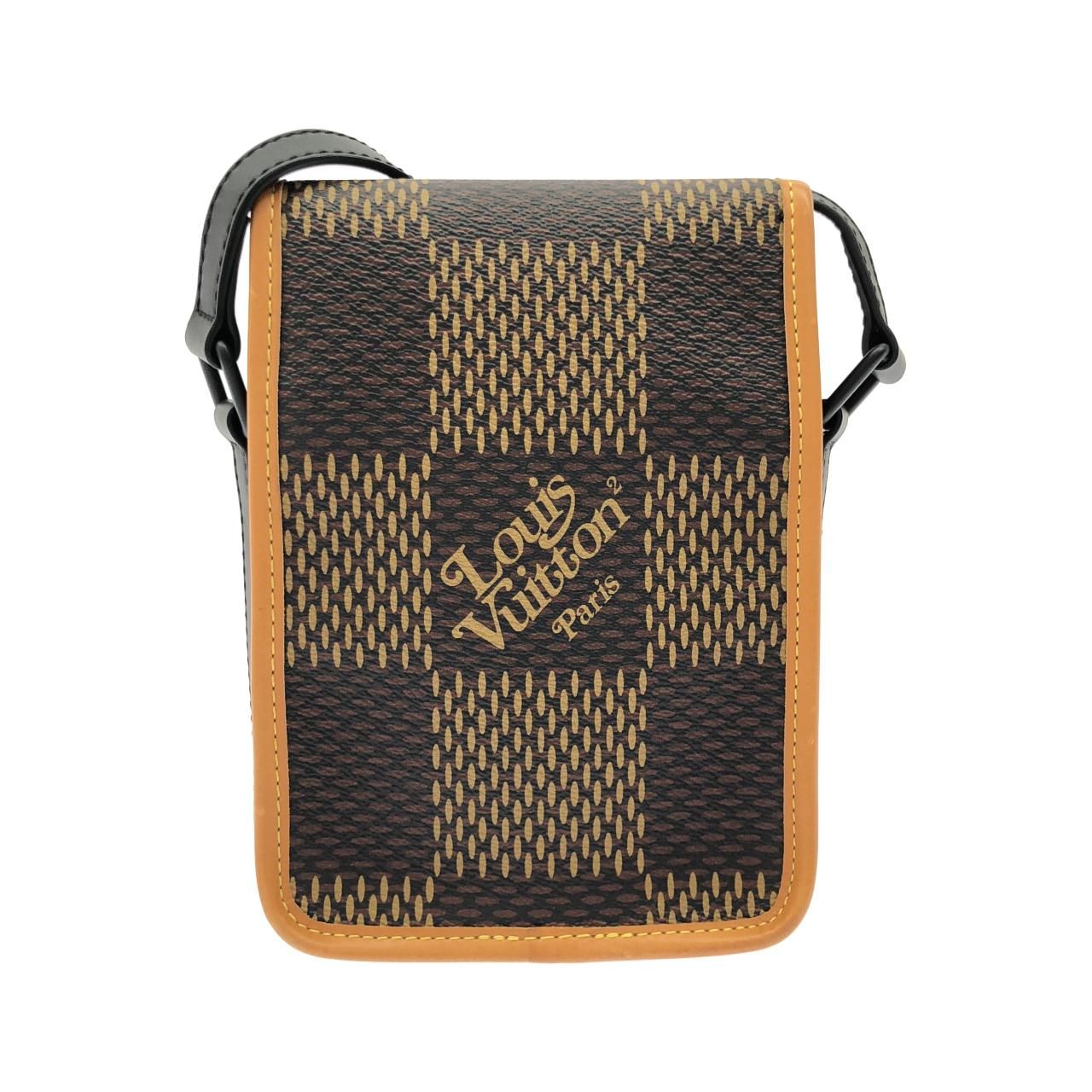 Louis Vuitton Damier Giant Amazon Messenger Shoulder — view 2