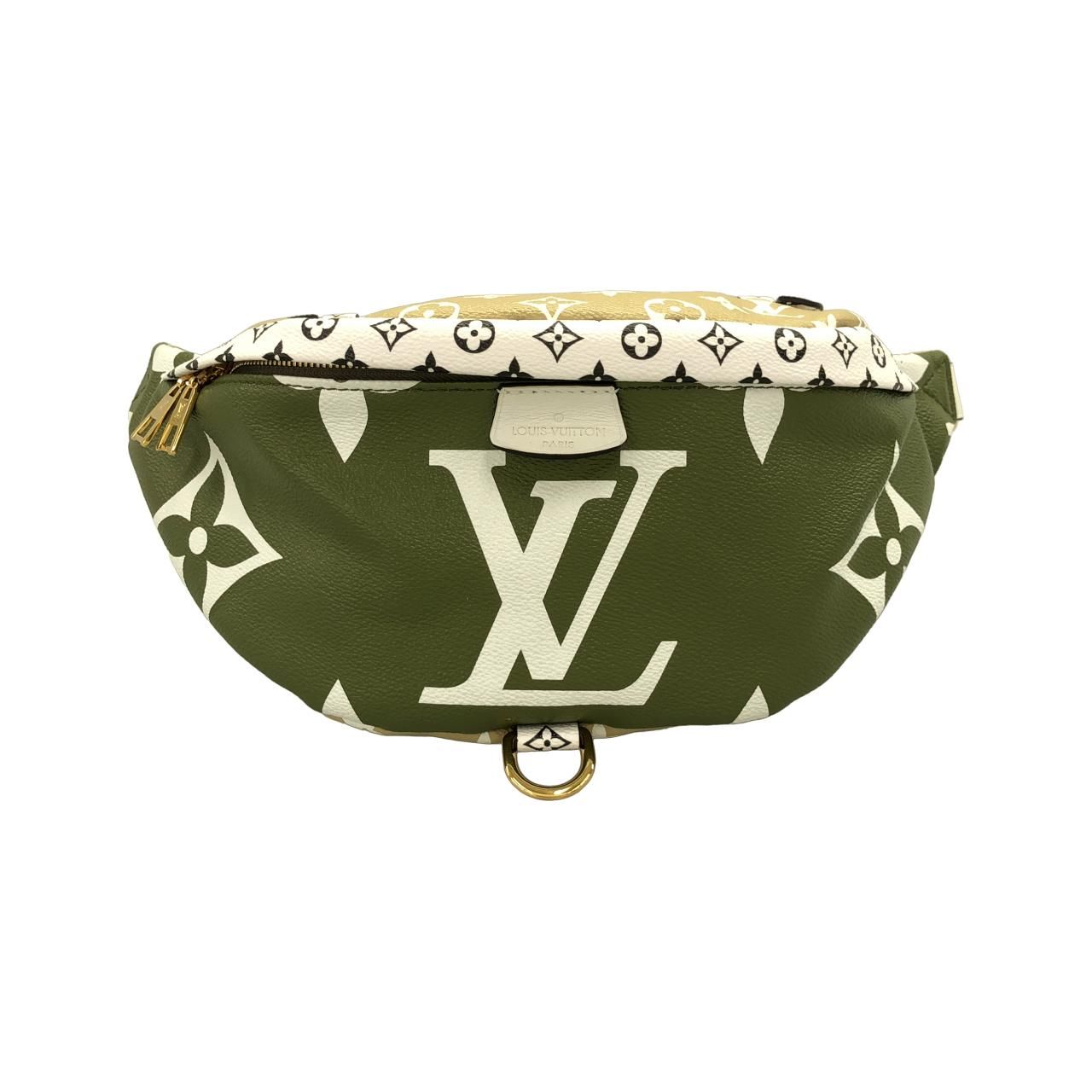 Louis Vuitton Monogram Giant Bum