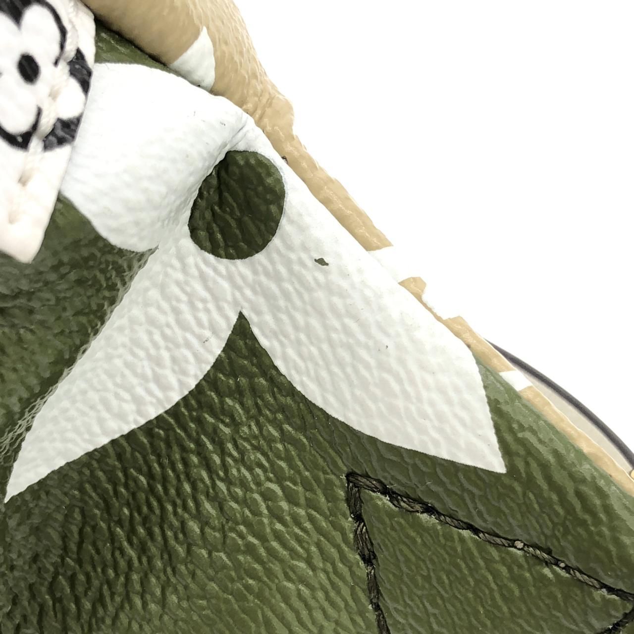 Louis Vuitton Monogram Giant Bum — view 5