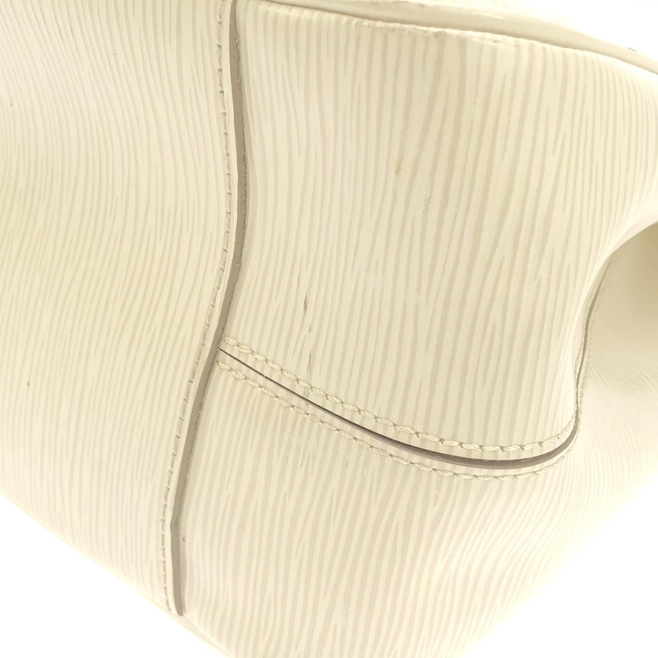 Louis Vuitton Epi Passy GM Shoulder — view 2