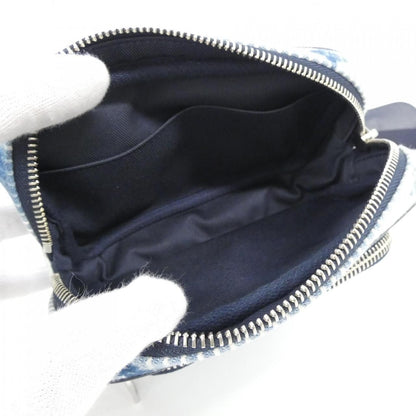 Louis Vuitton Water Monogram Outdoor Pochette Shoulder — view 6