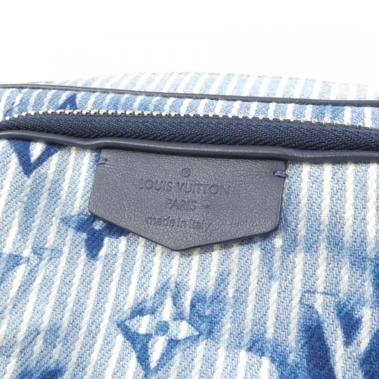 Louis Vuitton Water Monogram Outdoor Pochette Shoulder — view 4