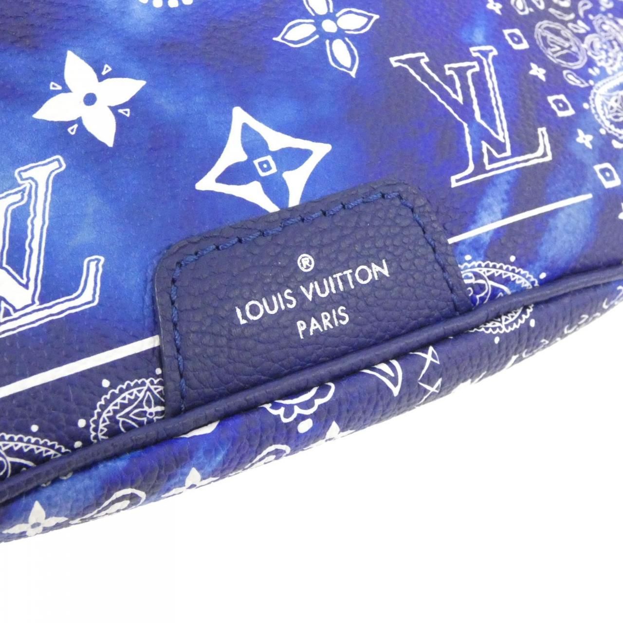 Louis Vuitton Monogram Bandana Discovery Bum Bag PM — view 4