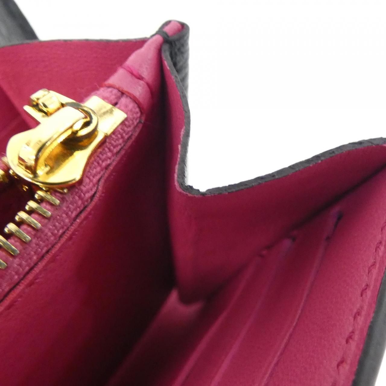 Louis Vuitton Taurillon Portefeuille Capucines Wallet — view 5