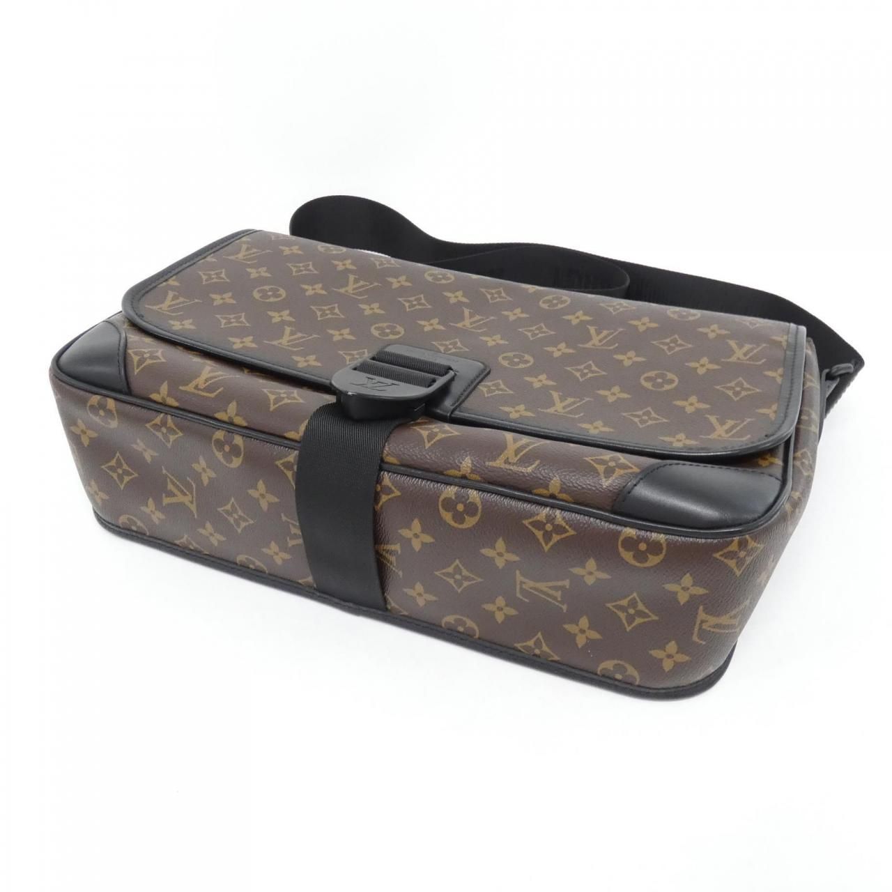 Louis Vuitton Monogram Macassar Arch Messenger GM Shoulder — view 3