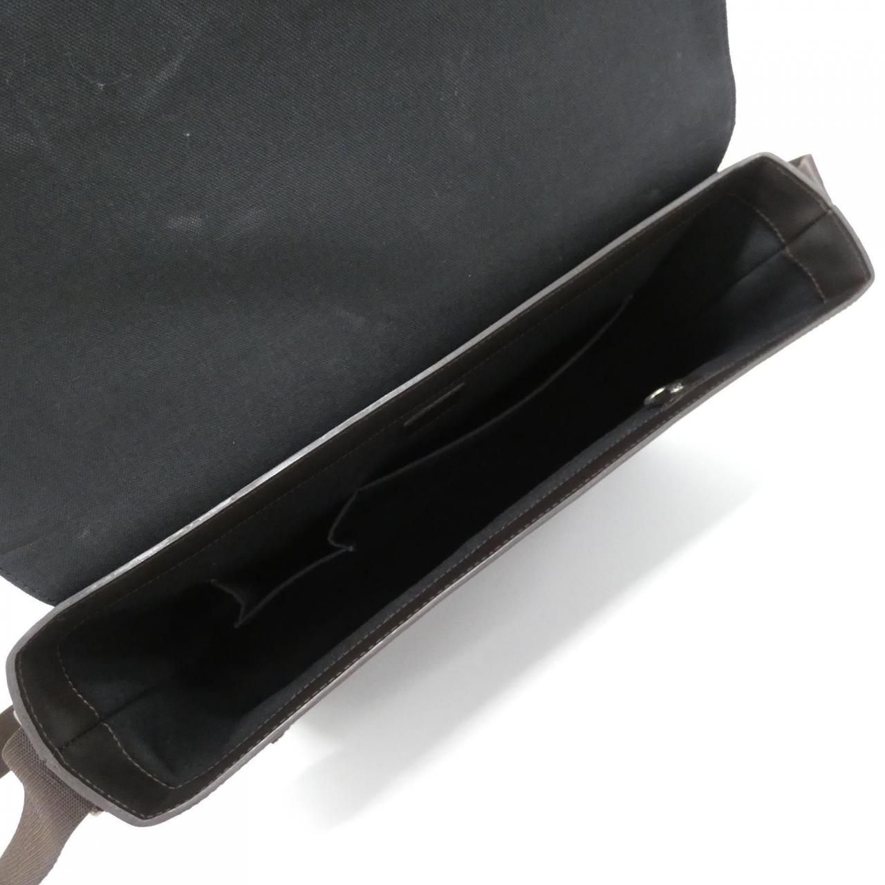 Louis Vuitton Monogram Glace Fonge Shoulder — view 8