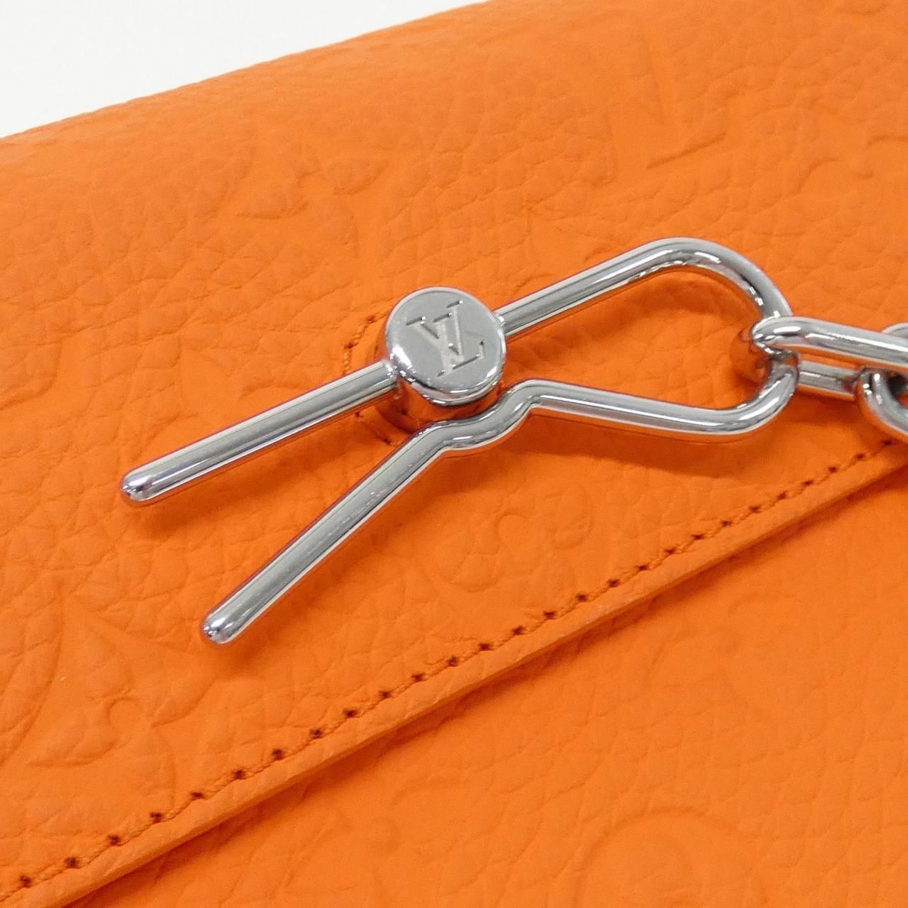 Louis Vuitton Taurillon Monogram Steamer Wearable Wallet Shoulder — view 4