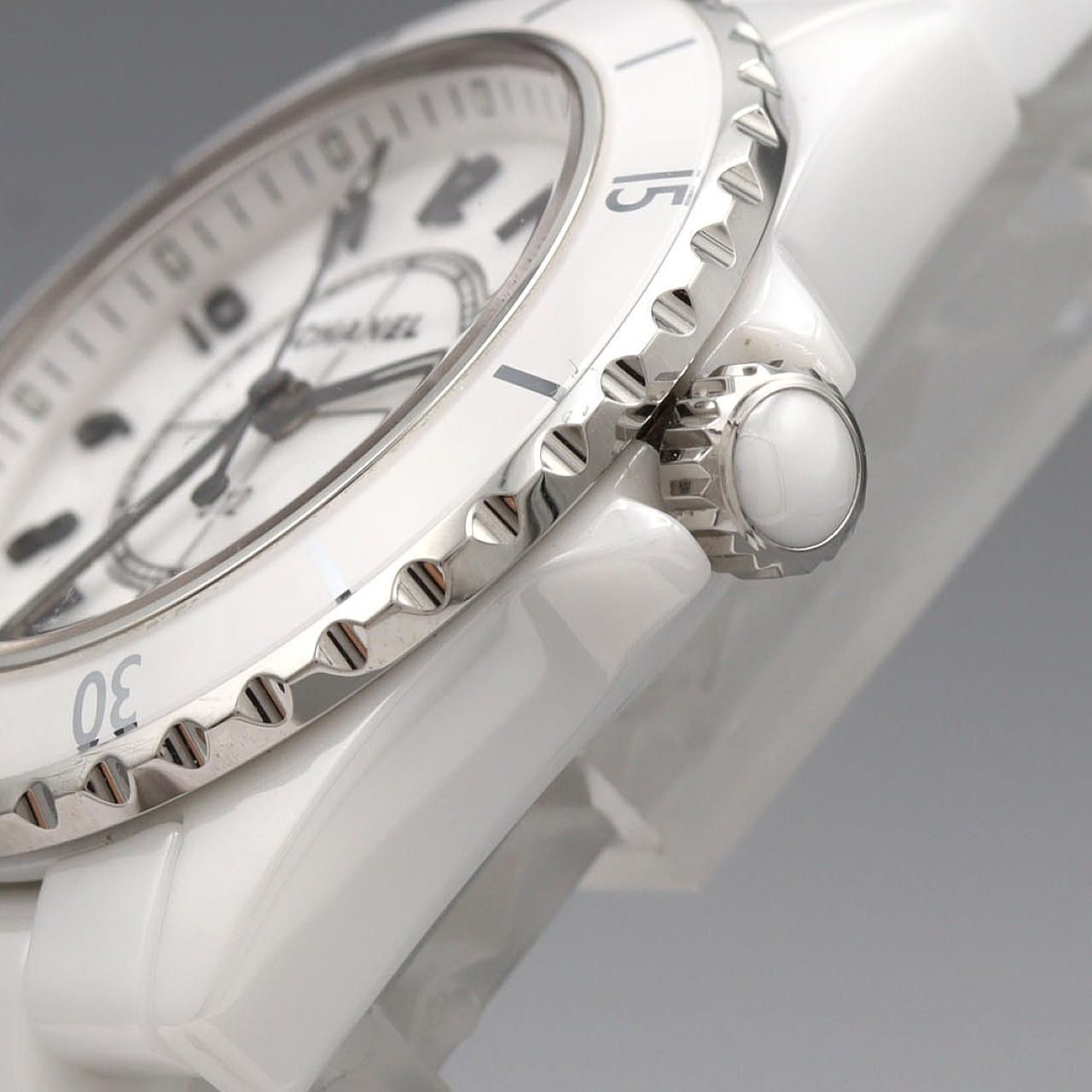 Chanel 33 Ceramic Quartz Watch — view 2