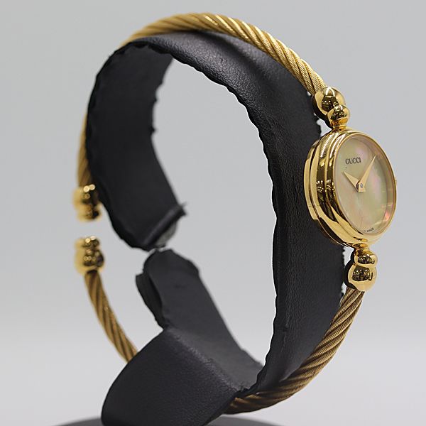 Gucci Bangle Watch Quartz Shell Dial — view 2