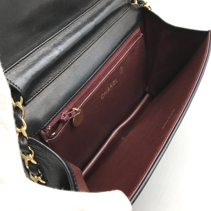 Chanel CC Logo Quilted Push Lock Chain Shoulder Bag Black Purse — view 9