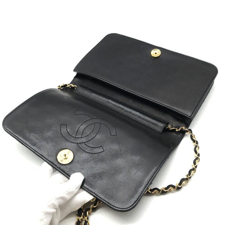 Chanel CC Logo Quilted Push Lock Chain Shoulder Bag Black Purse — view 8