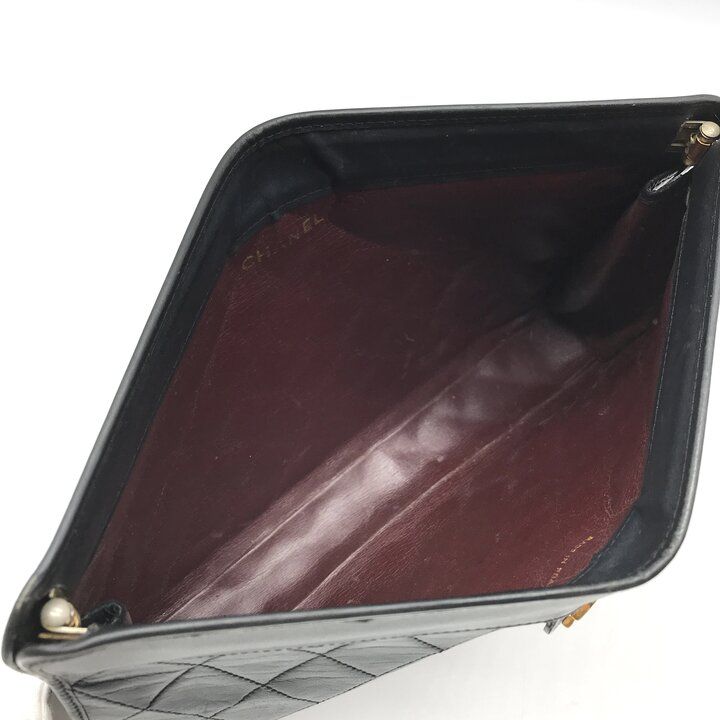 Chanel CC Logo Quilted Leather Clutch Black — view 8