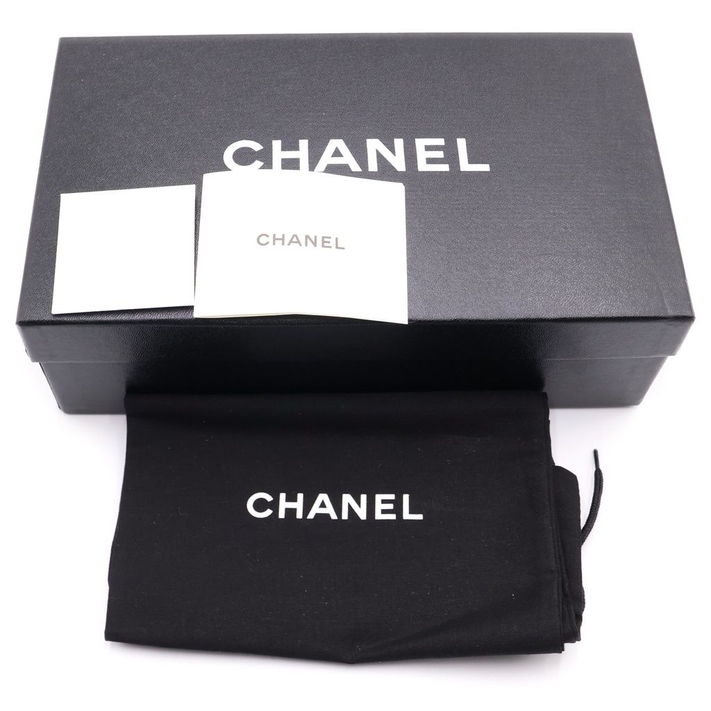 Chanel Quilted CC Logo Star Flat Thong Strap Sandals Gold — view 6