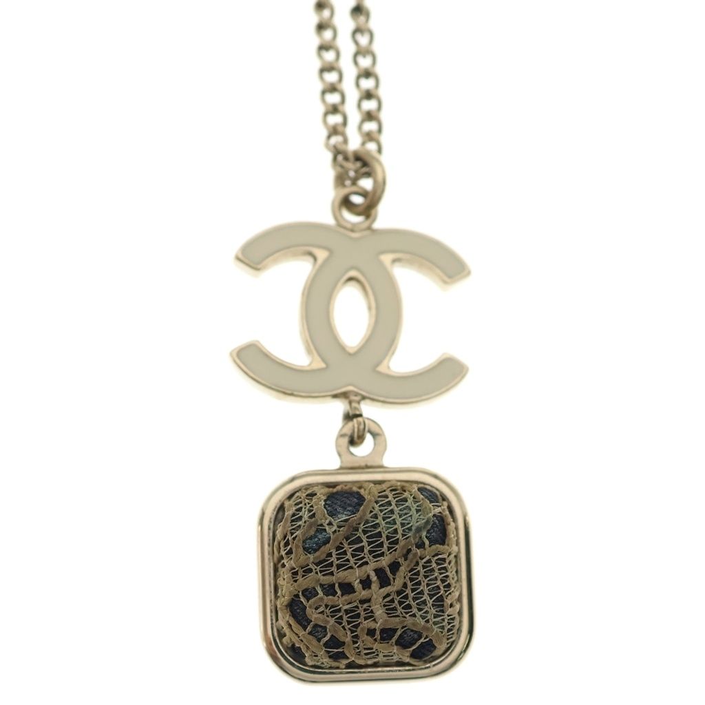 Chanel CC Logo Necklace Gold Plated White — view 3