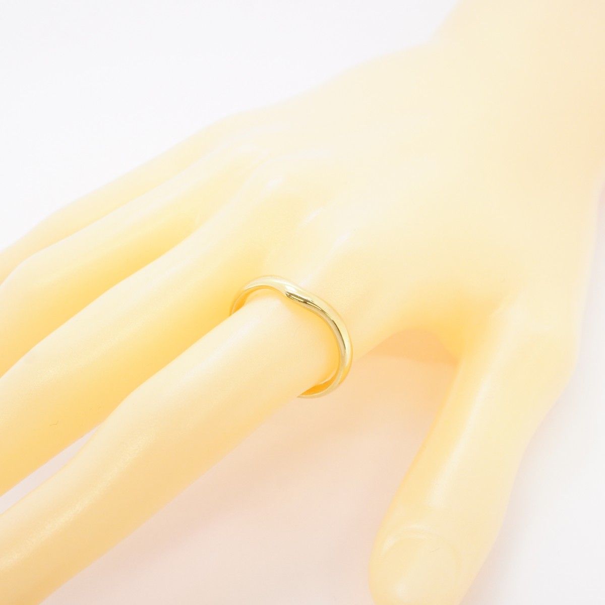 Tiffany & Co Ring Curved Band 18k Yellow Gold — view 9